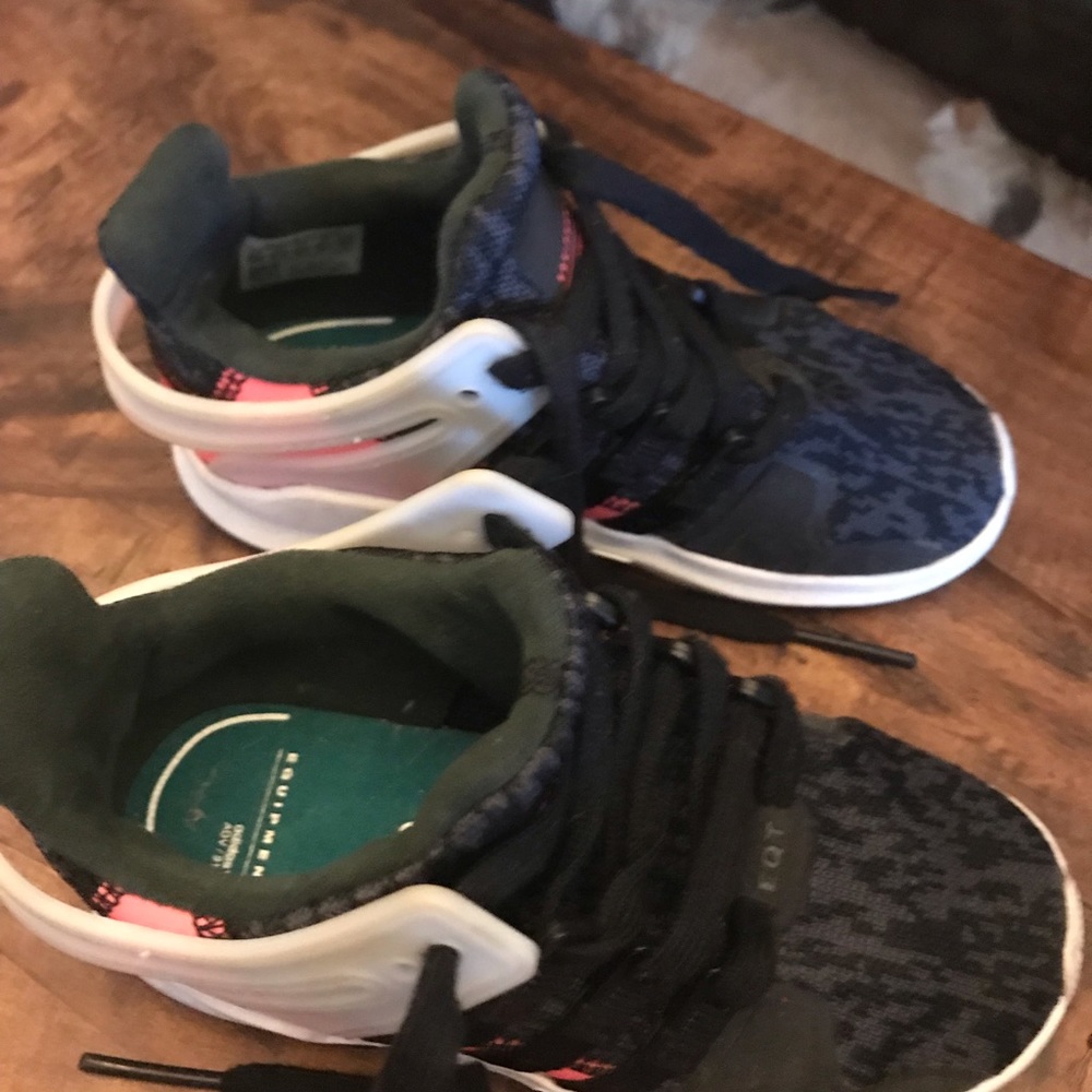 Adidas girls sneakers